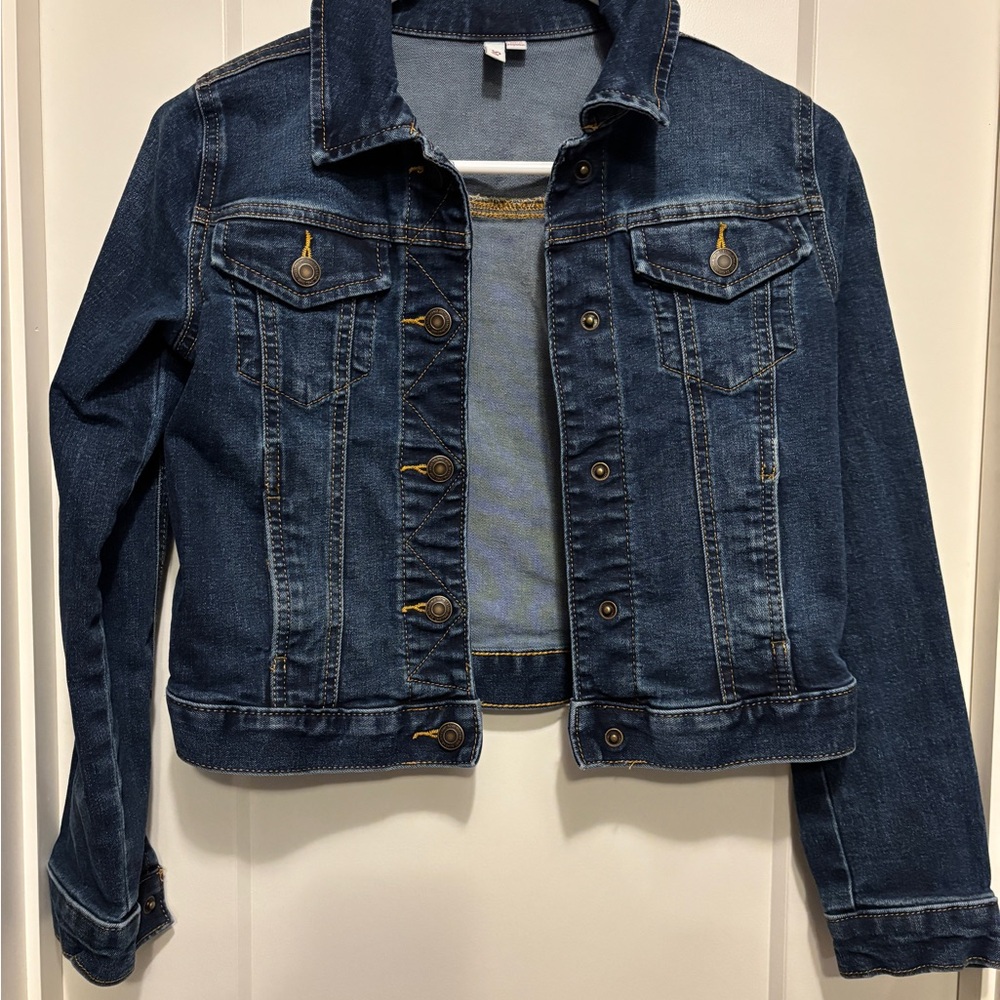 SO Indigo Blue Cropped Jean Jacket with Contrast Stitching